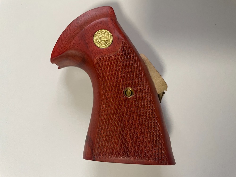 New Checker on Wood Decorative Grips For Colt Python grip, Checker