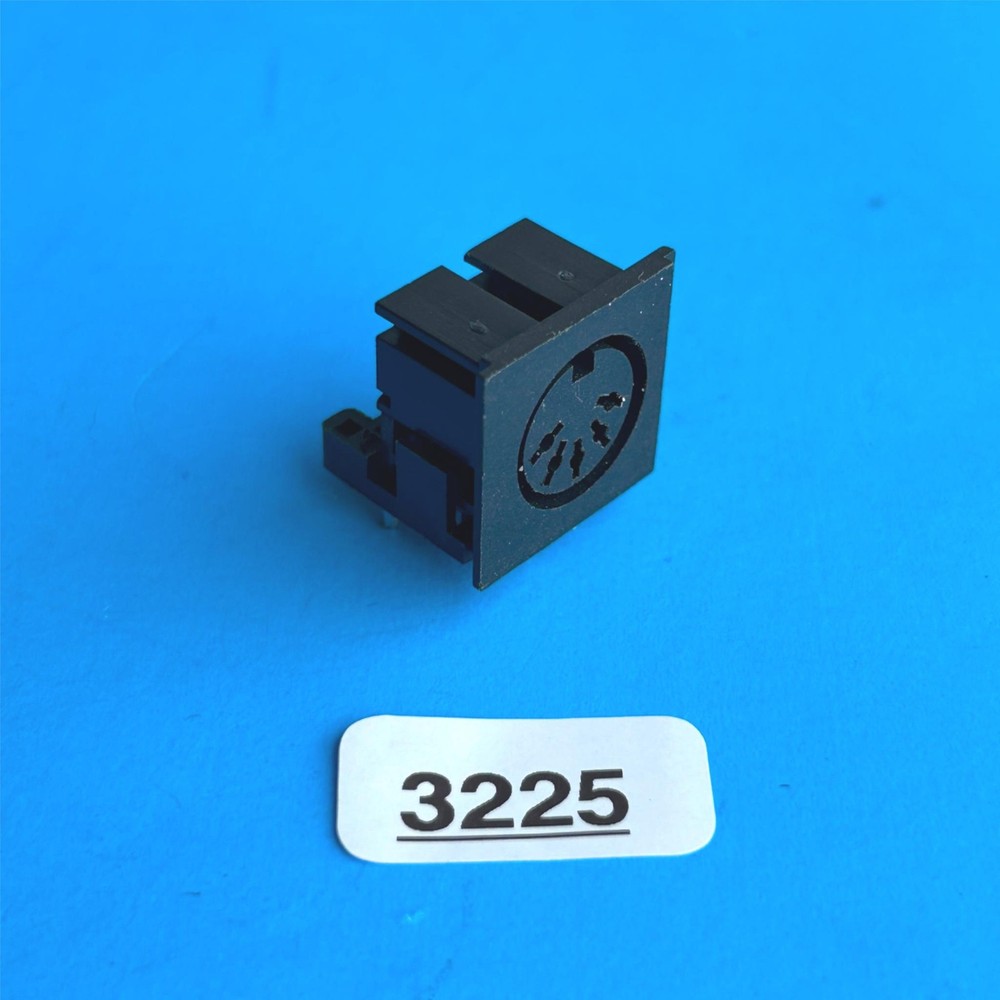 [FRS] Native Instruments MASCHINE MKI Used Part: MIDI Input/Output Socket