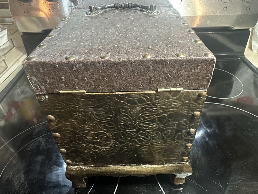 Vintage Chest-Trunk