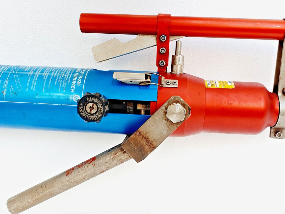 RESTECH R-230 LANCE AMARRE PLT Pneumatic Line Thrower