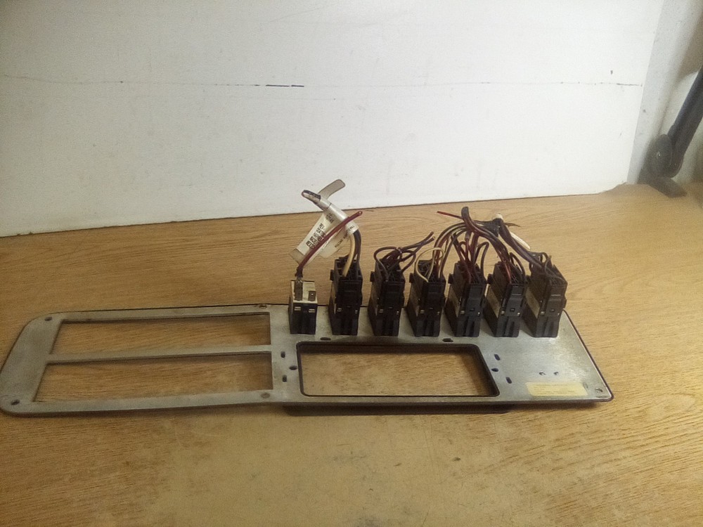 Peterbilt 17-05034M003 Dash Switch Panel