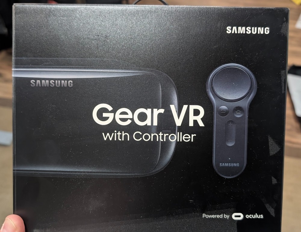 Samsung SMR324 Gear VR with Controller Unused