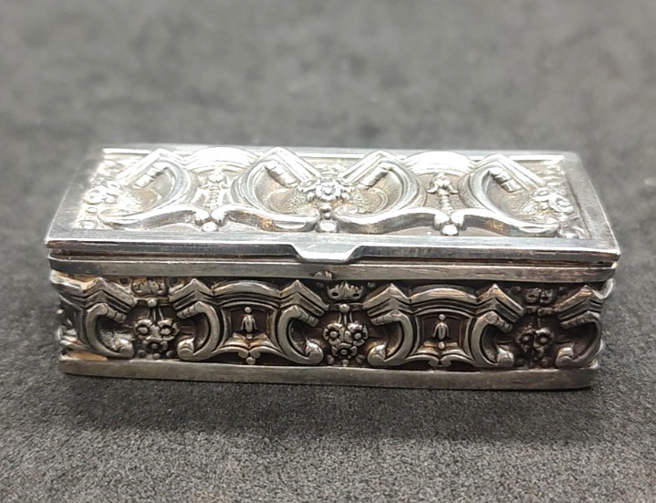 Antique Victorian Era Ornate Repousse Rectangular Pill/ Trinket Box 800 Silver