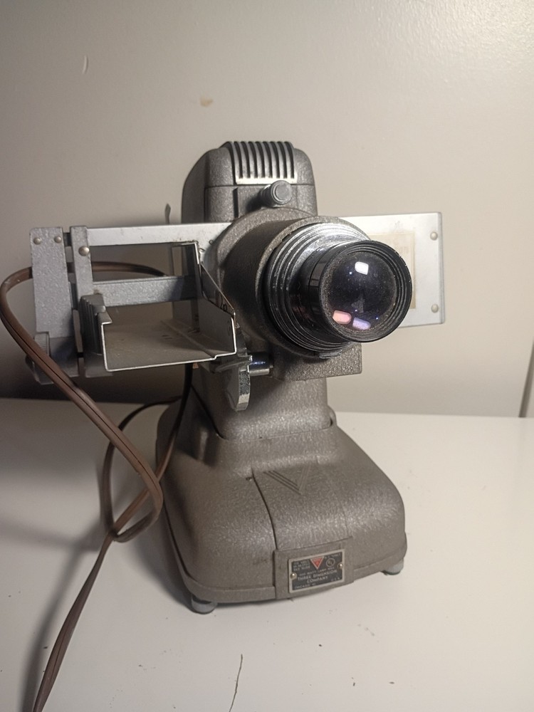 TDC Selectron Model D Slide Projector. Vintage. In  great shape. no case