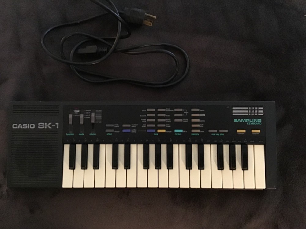 Casio SK-1 Portable 32 Key Sampling Keyboard