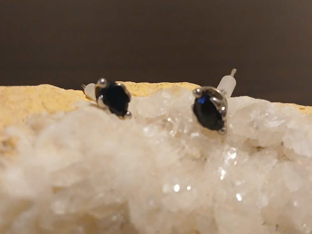 vintage NEVADA SILVER CO sterling silver & black onyx stud earrings