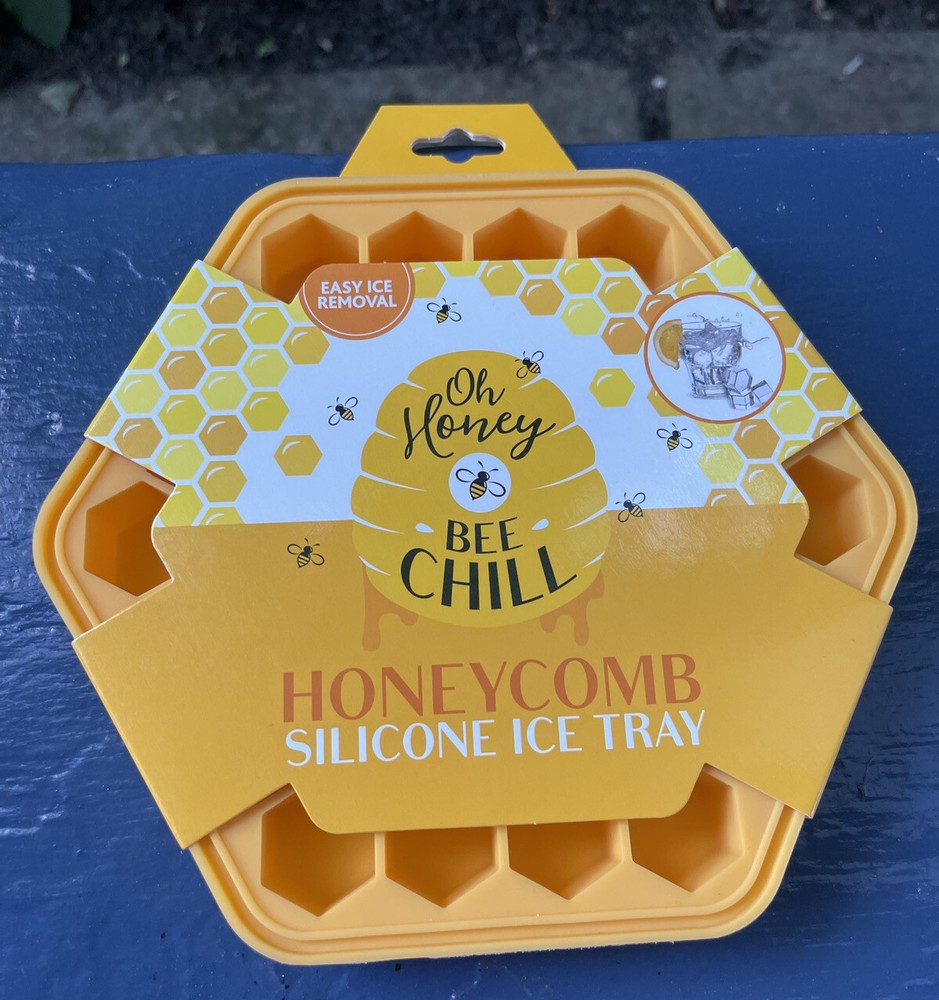Honeycomb Ice Cube Tray - Silicone - Dishwasher Safe - Evriholder