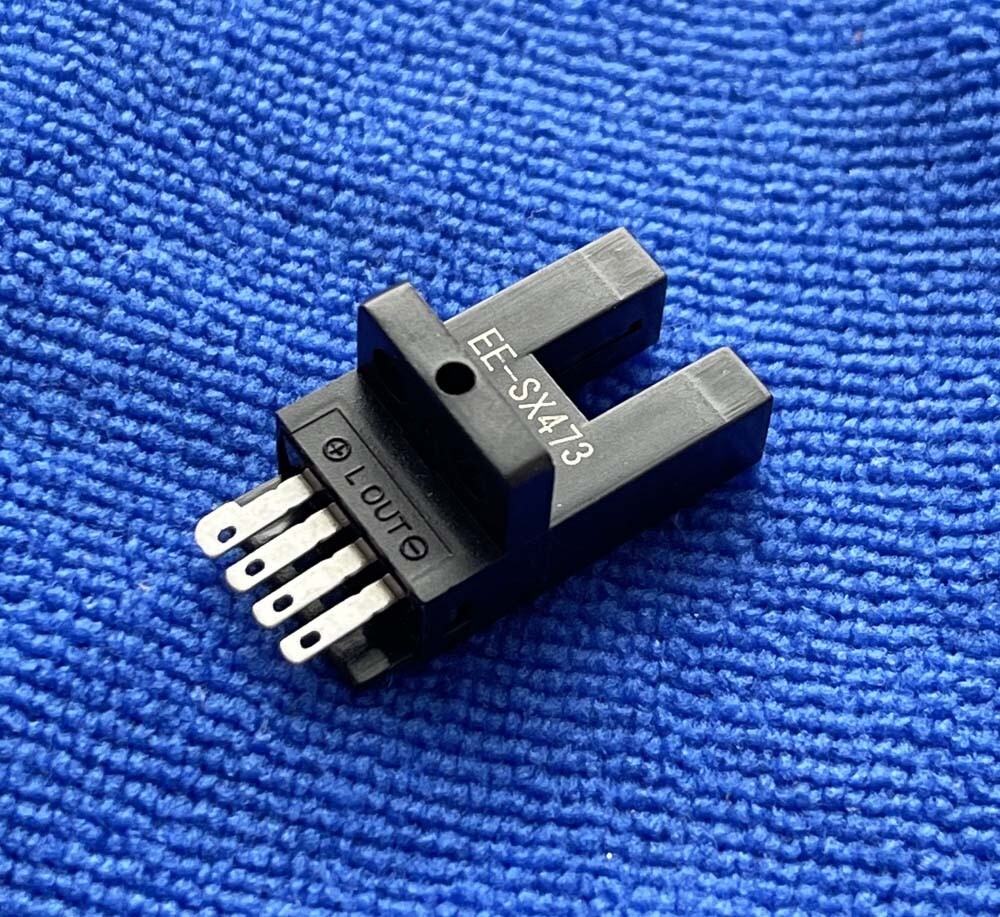 EE-SX473 EESX473 New Omron SENSOR