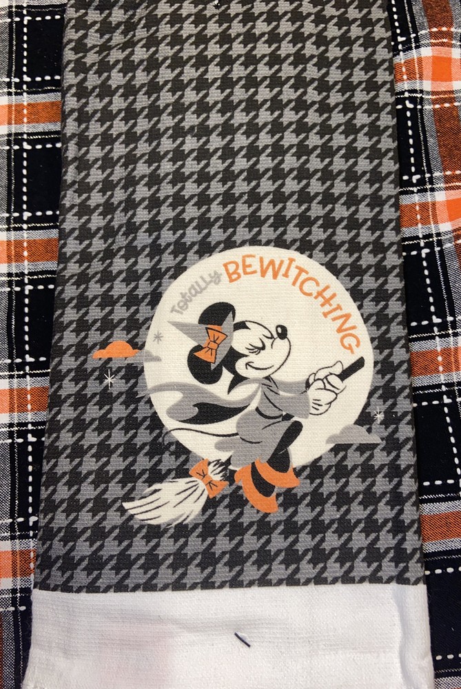 Disney Minnie Mouse Halloween 2 Pack Kitchen Towels!!