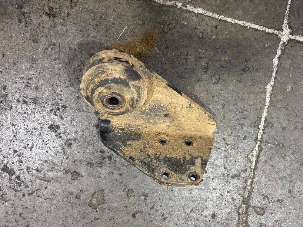 Isuzu 4JB1-T Engine Mount - Used | P/N 0882401010