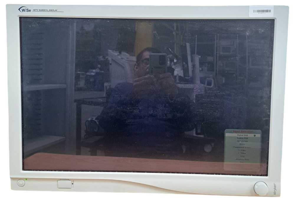 STRYKER 26" WISE HD FLAT PANEL SURGICAL DISPLAY, NO POWER SUPPLY