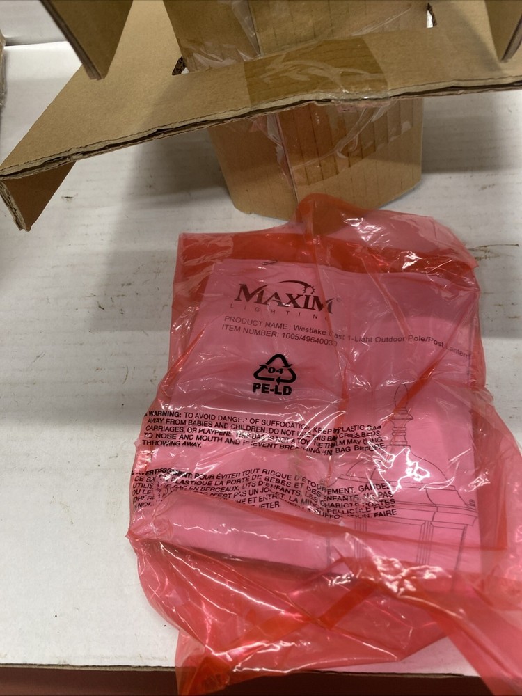 Maxim Lighting Westlake Cast White Light for Post SLC-586