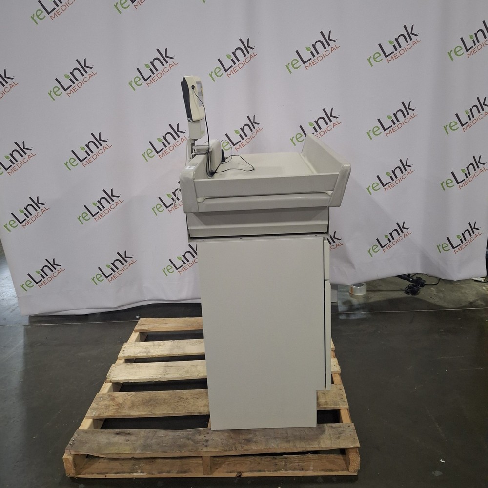Midmark 640 Pediatric Exam Table