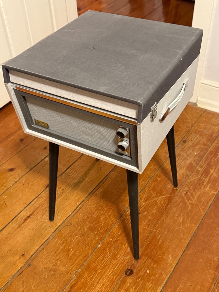 Crosley Mid-Century Modern Style Turntable