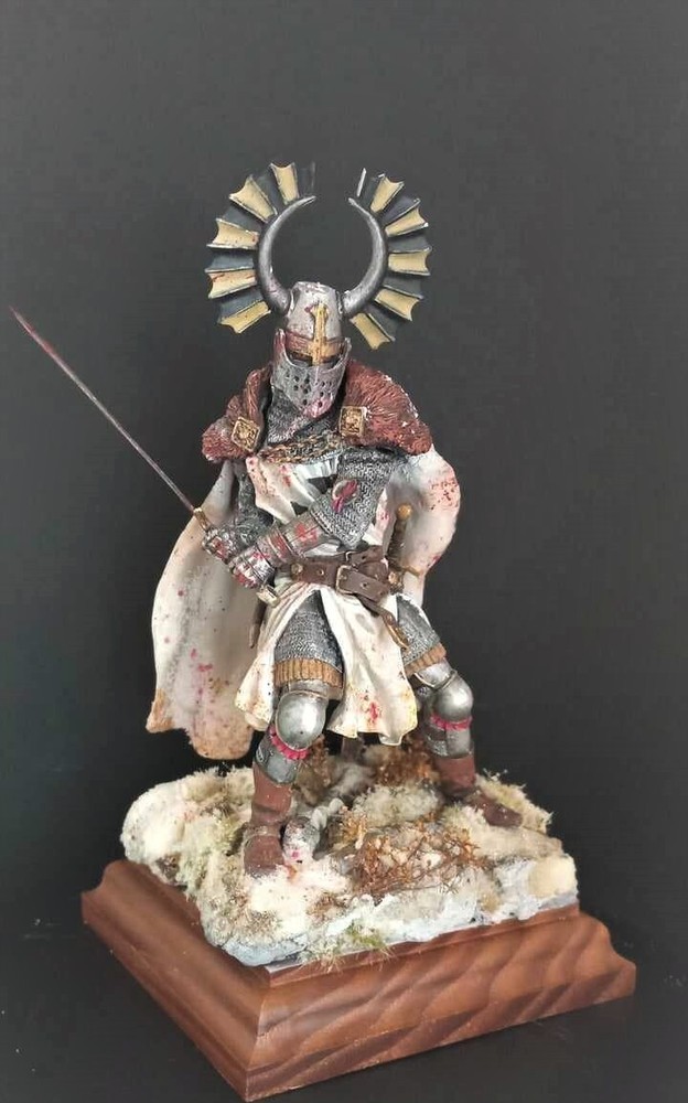Teutonic knight painted figure 90 mm