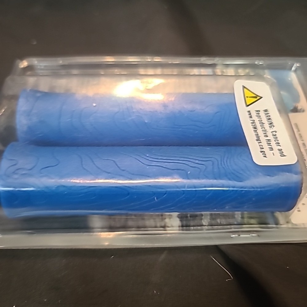 RaceFace Half Nelson Lock-On Grips - Blue