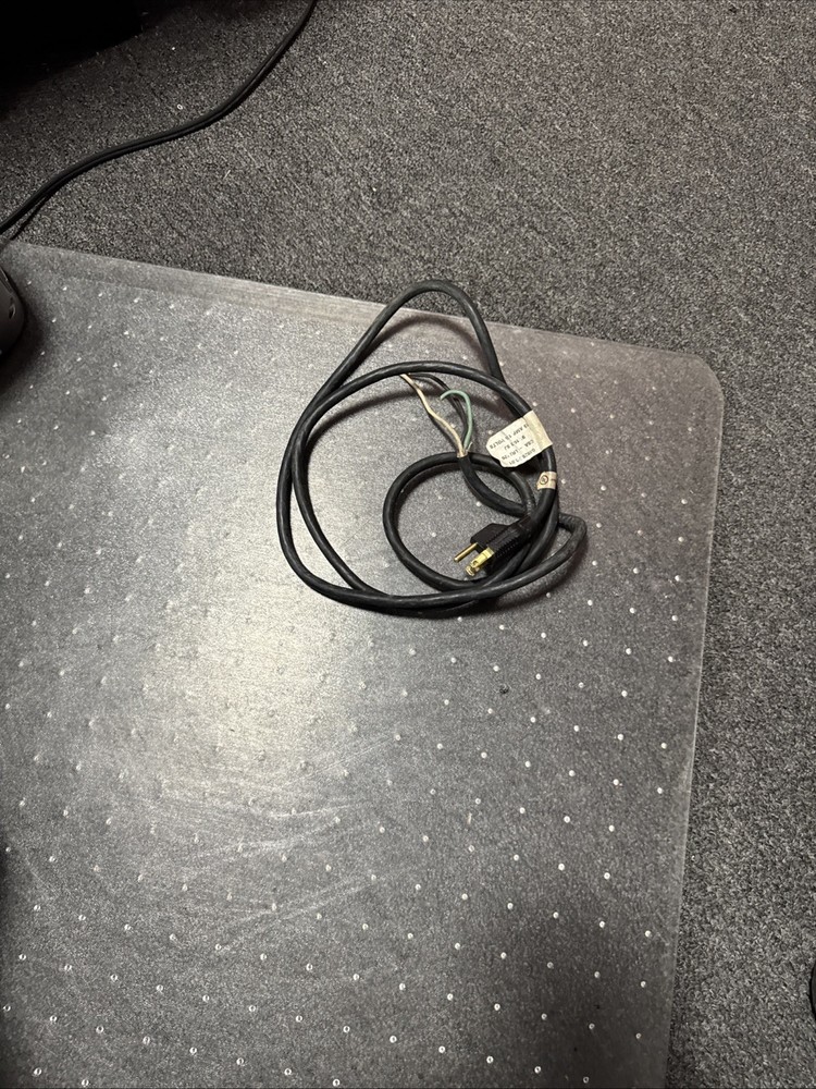 6’ Black Replacement 13 Amp 125 Volt Plug Light Use