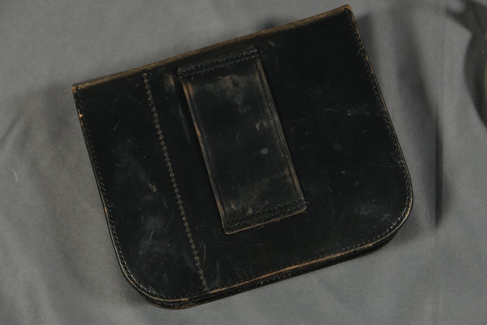 Vintage LEUPOLD Forester Compass with Leather Case