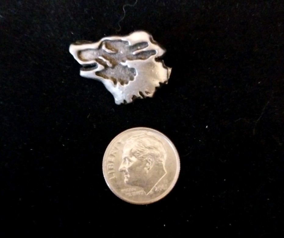 Wolf Head Lapel Pin Small Size