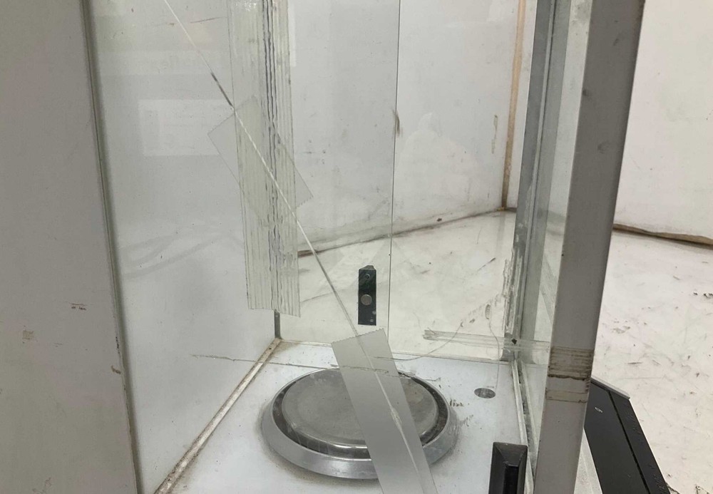 Mettler AE 240 Laboratory Digital Analytical Balance Scale