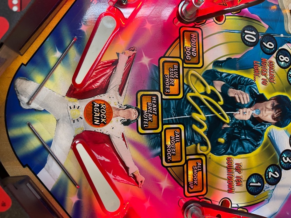 Elvis by Stern Pinball Machine - 2330