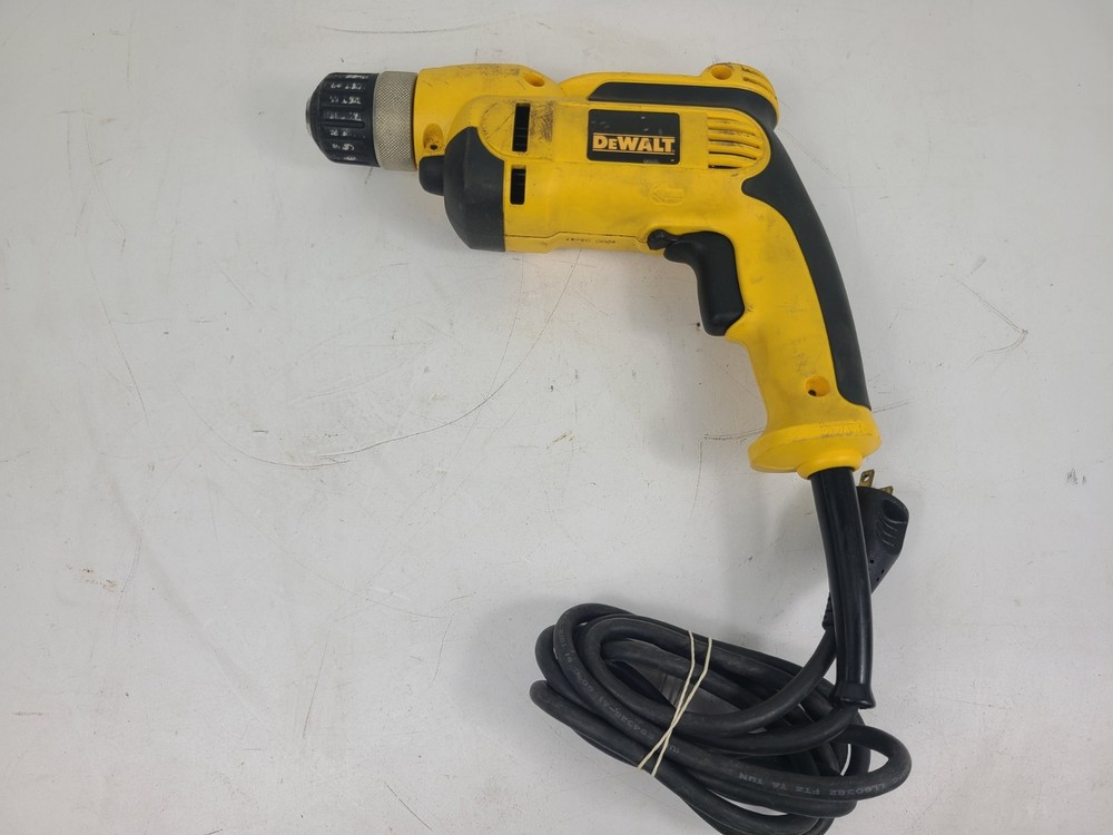 DEWALT DWD110 3/8 inch Variable Speed Reversible Grip Drill Bundle (TESTED)