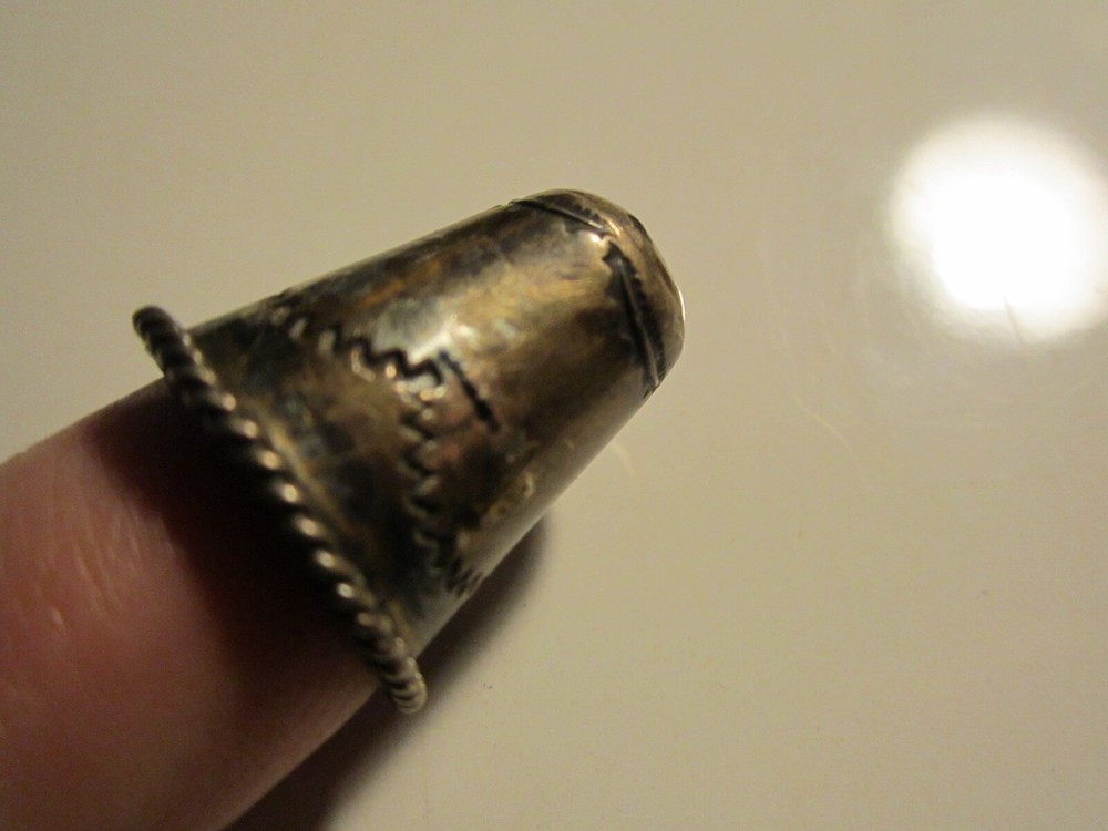 STERLING SILVER THIMBLE VINTAGE -  BBA17A