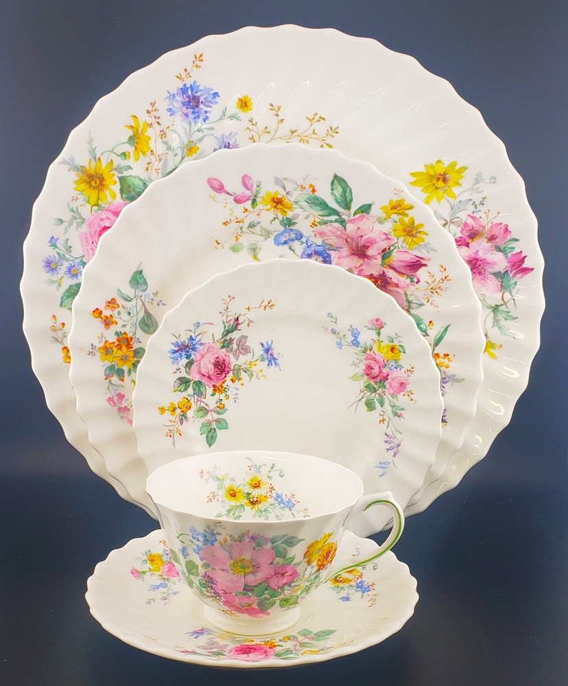 Royal Doulton Arcadia (Older) Place Setting (5 Piece)