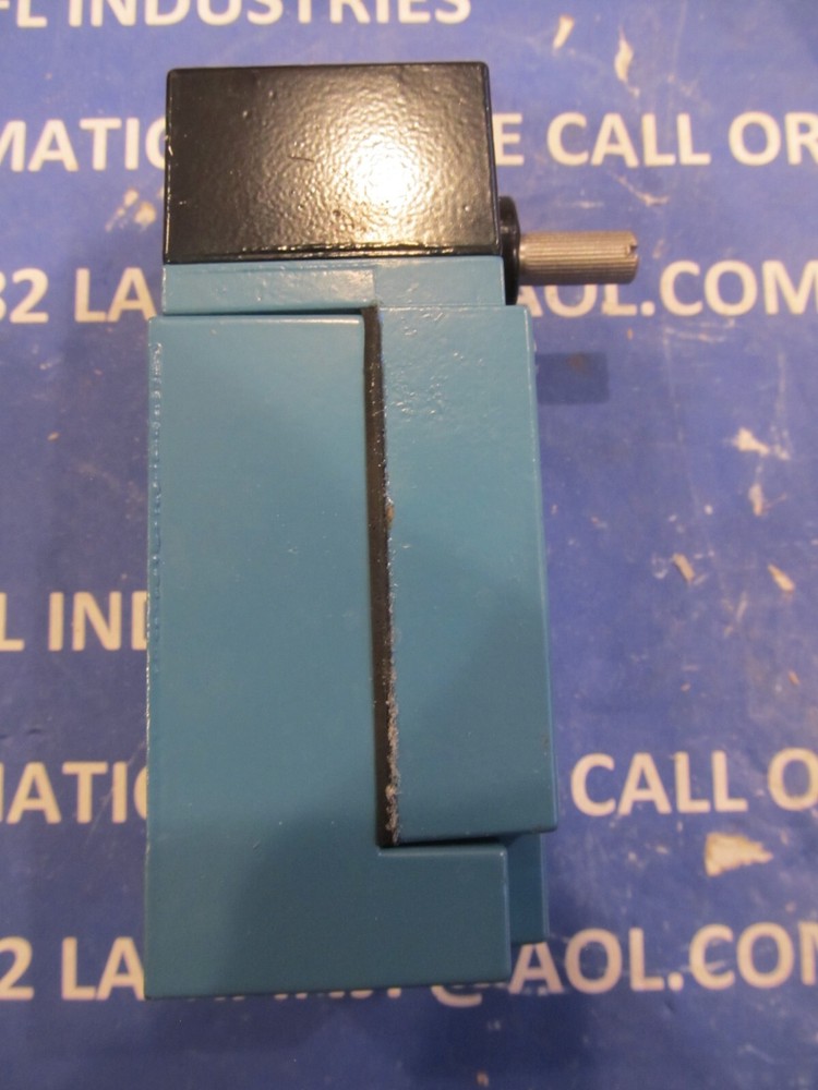 Honeywell Micro Limit Switch, 1/2"npt, LSA1A, New Unused Surplus