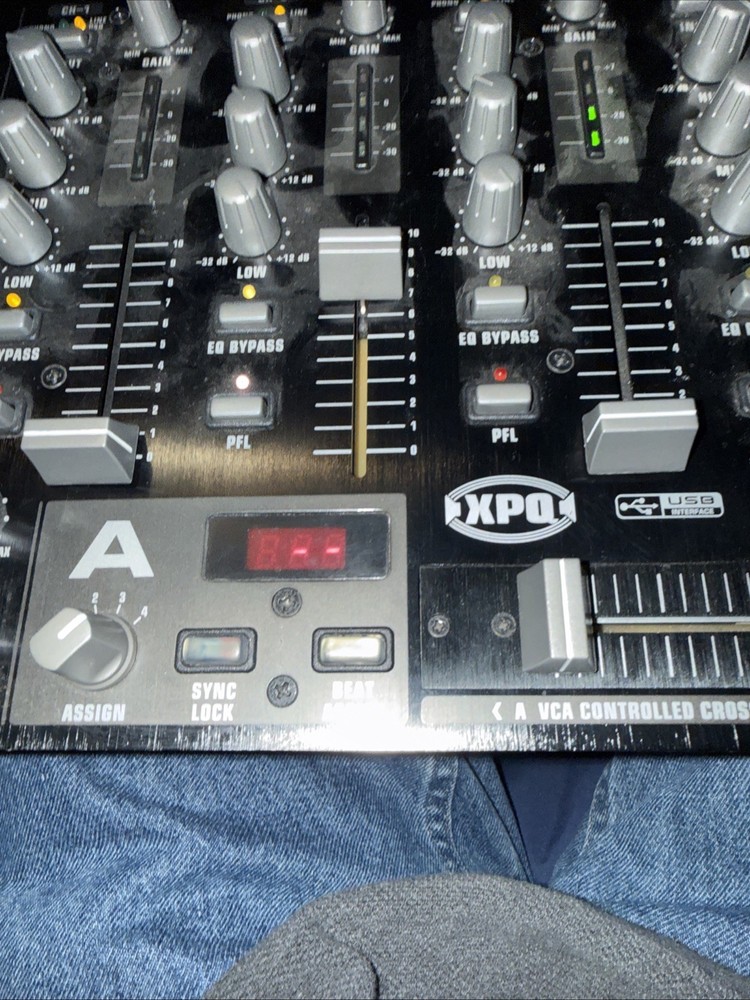 Behringer VMX 1000USB DJ Mixer