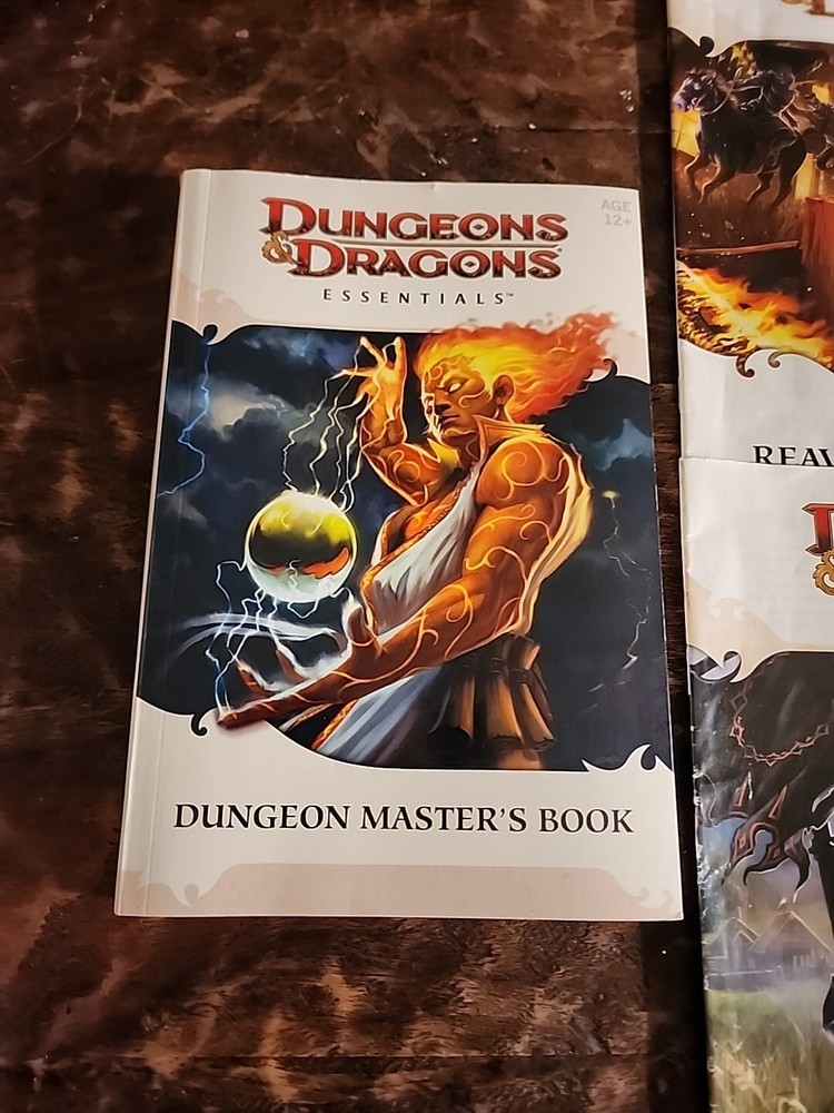 Dungeons & Dragons Essentials Dungeon Master's Kit 2010 Not Complete W/Extras