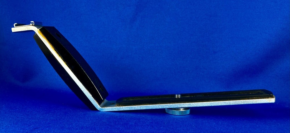 Off Camera Bracket Cold Shoe Flash Accessory 45 Degree Angle, great condition