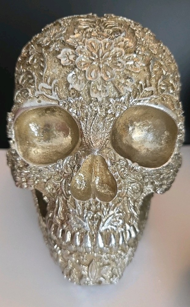 Skull Decor Figurines, Lot Of 5