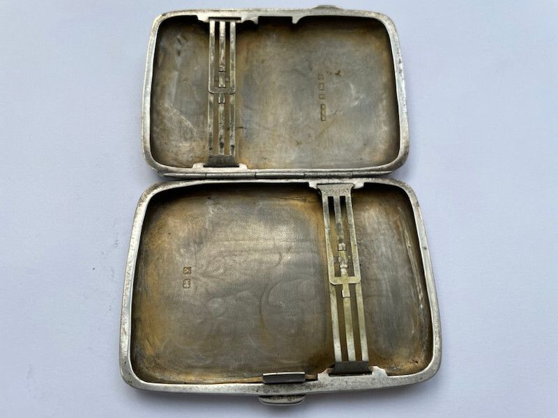 Silver cigarette case M.H. Meyer Ltd Birmingham 1923 no.37
