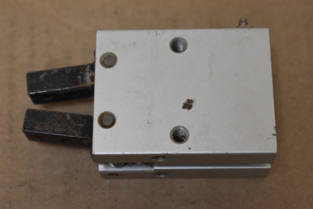 SMC Air Gripper Part No. MHC2-20D