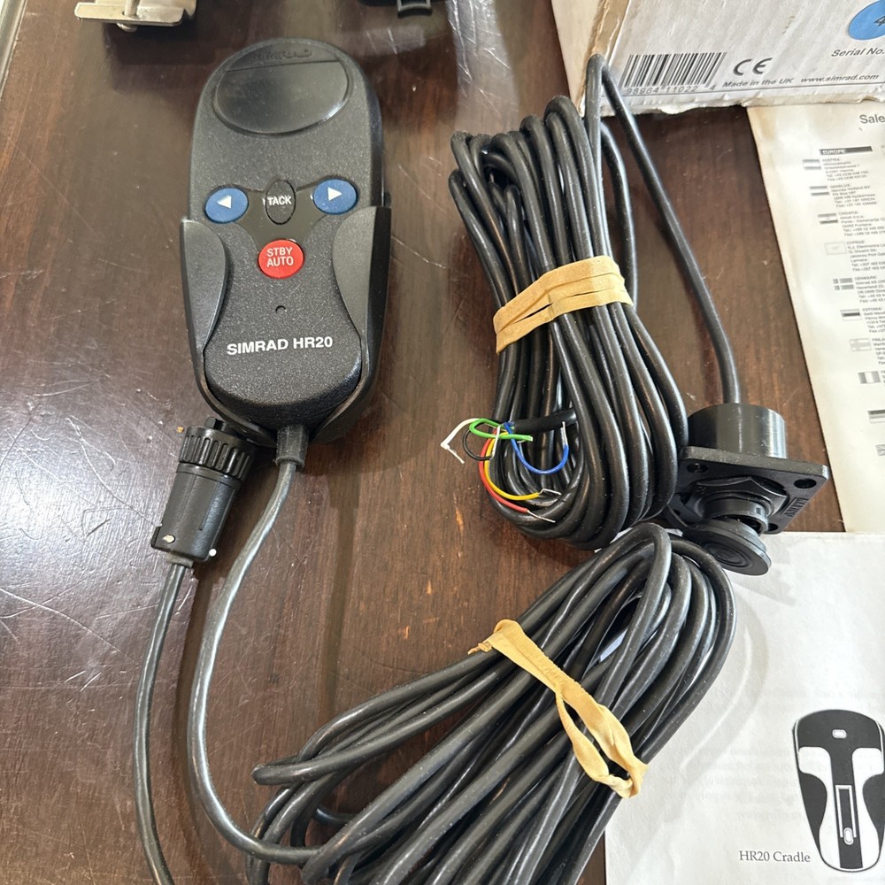 Simrad HR20 Autopilot 4-Way Bulkhead Socket Hand Remote Control for TP20/30 Pkg