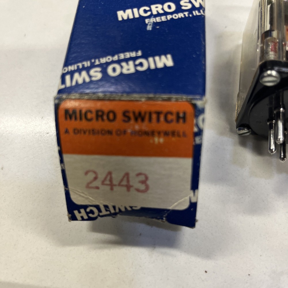 Honeywell 2443 4/ 76 Micro Switch