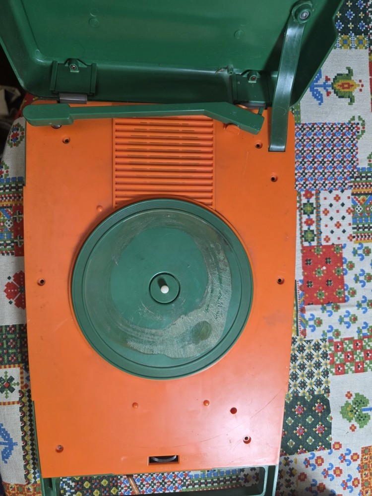 Rare 1976 Bugs Bunny Record Player with Microphone Untested Vintage As-is