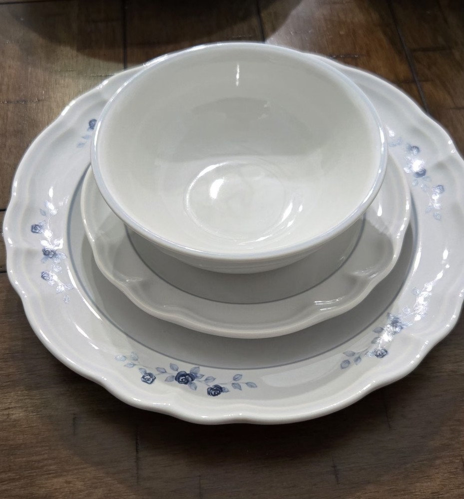 Vintage Pfaltzgraff Ceramic 8 Dinner Set Blue Floral Pattern USA