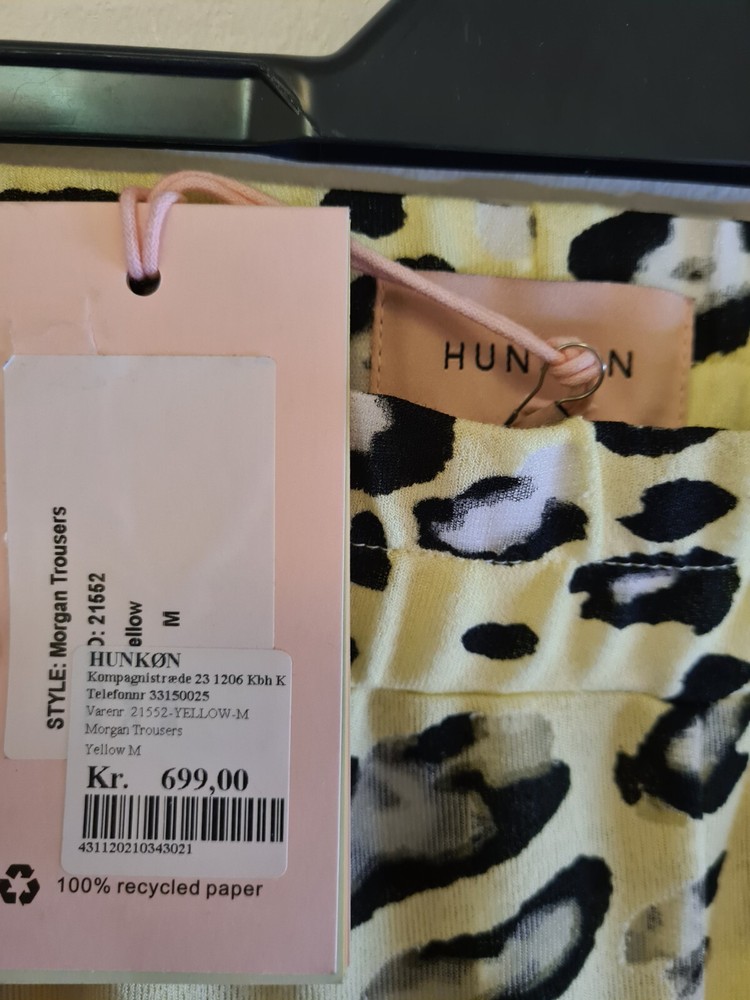 hunkon yellow leopard print leggins pattern size Medium BNWT