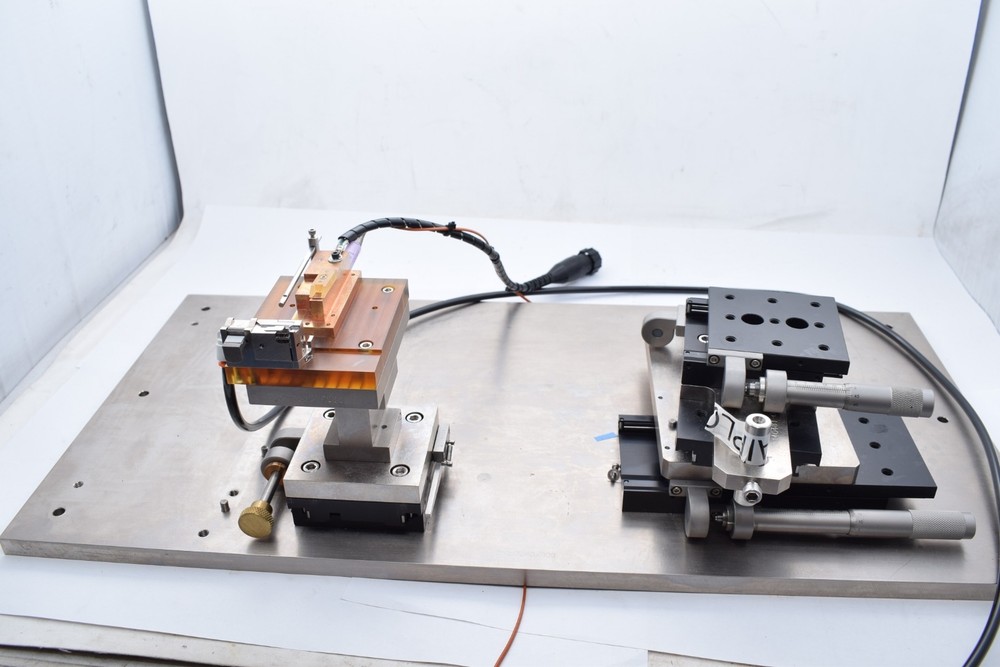 NRC 423 LINEAR TRANSLATION 443 Stage With Base Plate Positioner