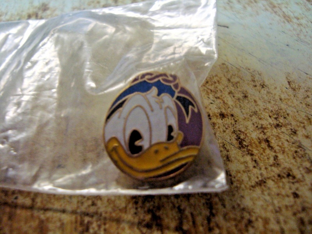 Donald Mini Disney Pin