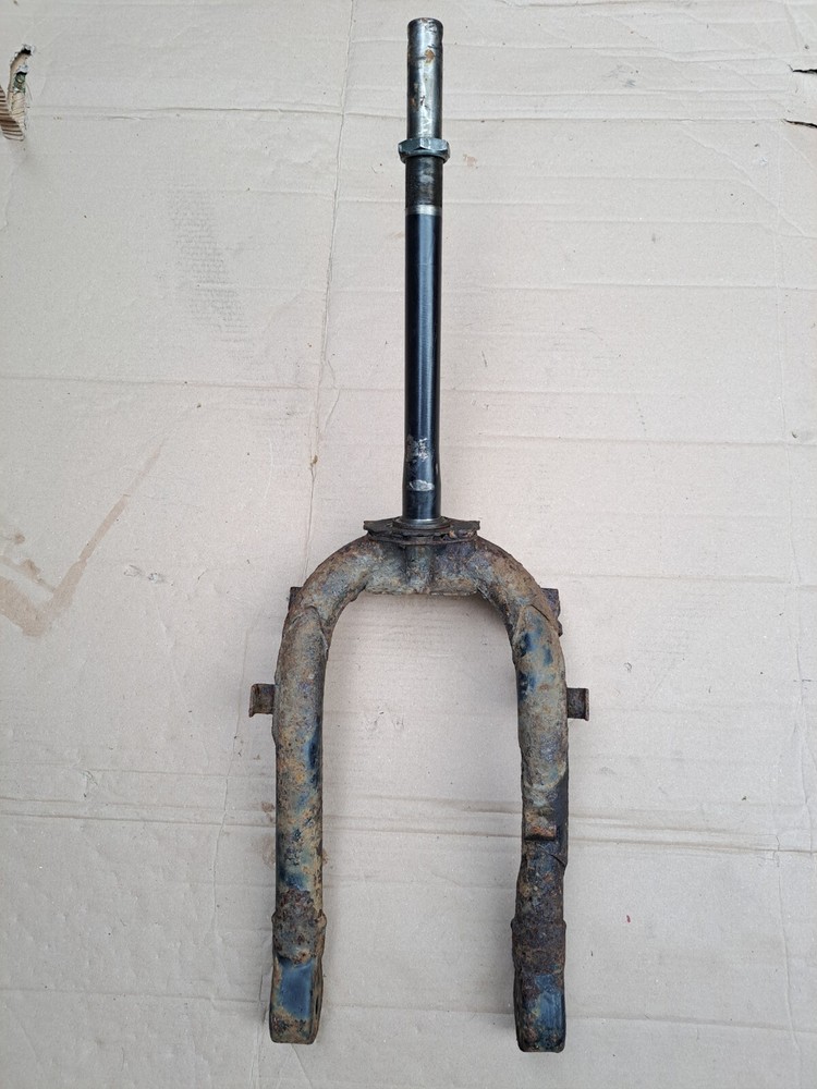 Aprilia Habana Custom 125 front steering column