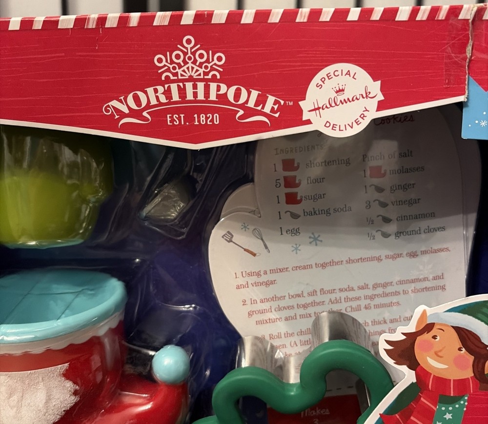HALLMARK NORTHPOLE BAKE LIKE AN ELF BAKE SET NEW