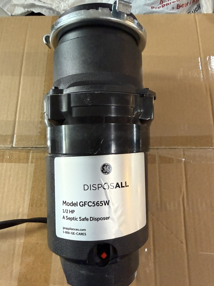 GE Disposall GFC565 1/2 HP Continuous Feed Garbage Disposal EZ Mount read space