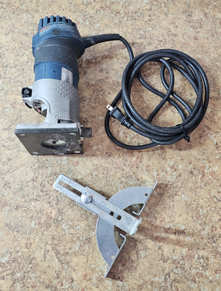 Bosch PR20EVS 1 HP Variable Speed Palm Router Pre-owned w/ Case