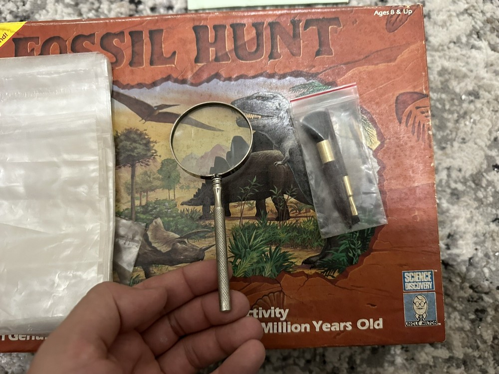 FOSSIL HUNT EDUCATIONAL SCIENCE ACTIVITY TOY BY UNCLE MILTON 1962