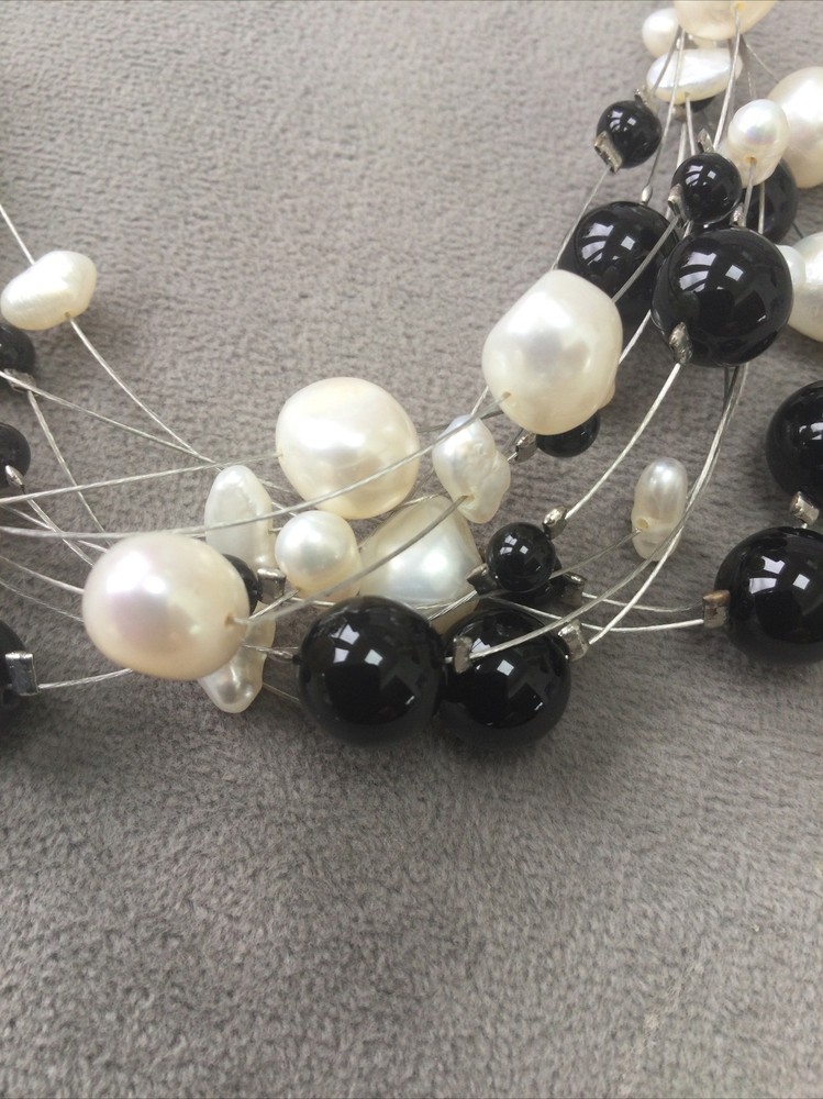 Freshwater Pearls & Black Beads Bracelet