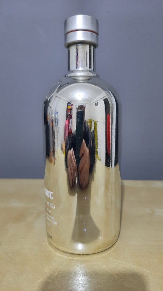 ABSOLUT VODKA LIMITED EDITION, SILVER MIRROR BOTTLE 700ml EMPTY BOTTLE