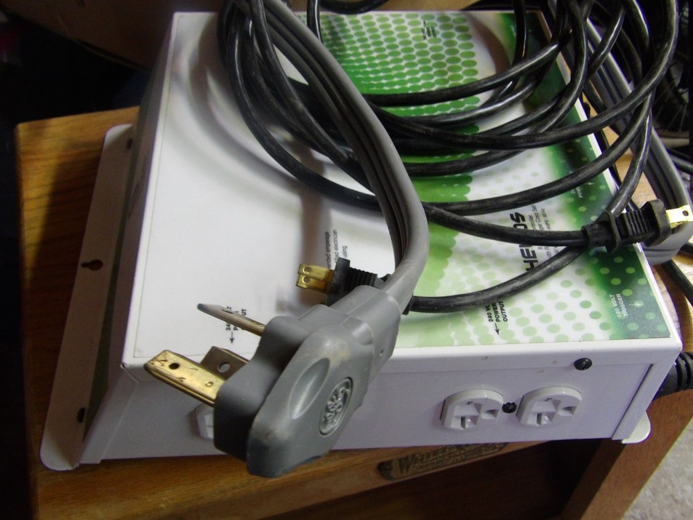 helios 6 -8 light with relay trigger cord set